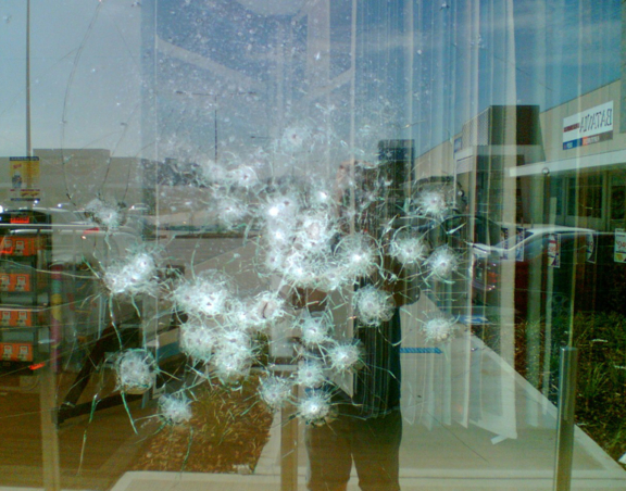Bullet resistant glass Bullet resistant glass фото